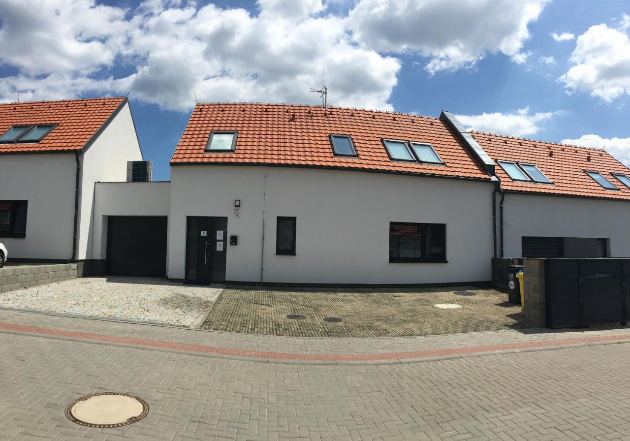 Vilabyt Se Zahradkou A Vyhledem Na Zamek Mikulov Zewnętrze zdjęcie